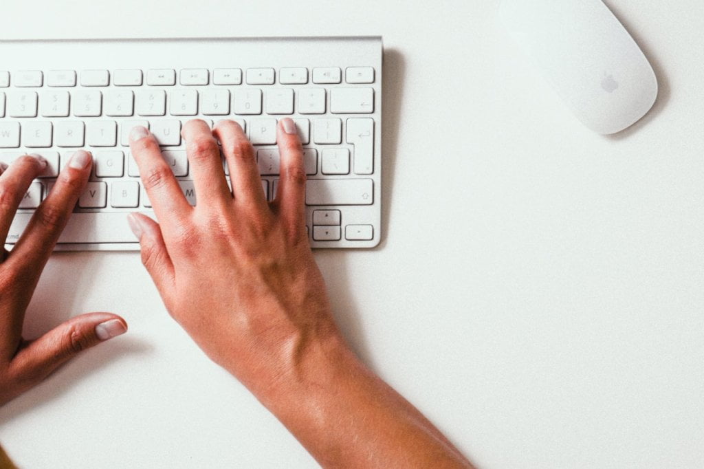 Conecta con nosotros para aprender cómo funciona Dentalista